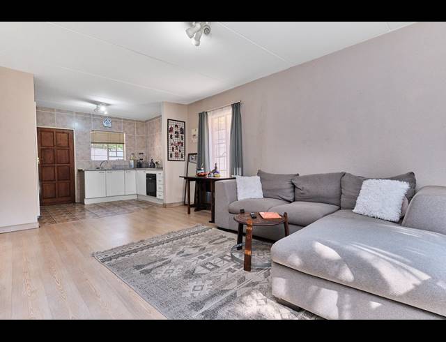 2 BEDROOM DUPLEX FOR SALE IN NORTH RIDING
